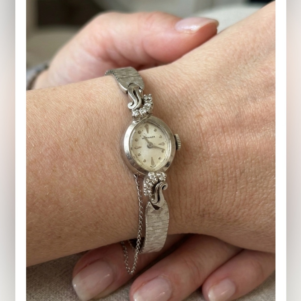Wittnauer Woman's 14K Gold Vintage Watch BEZEL With Diamonds Working Swiss Made